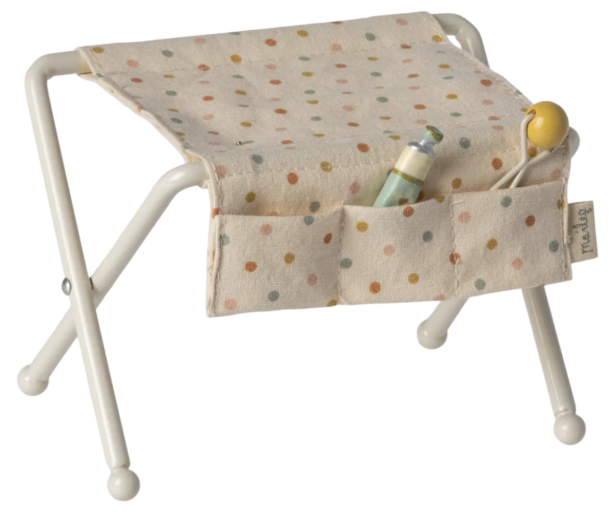 Maileg Mouse Nursery Table Mouse Off White FW24 NEW ARRIVAL